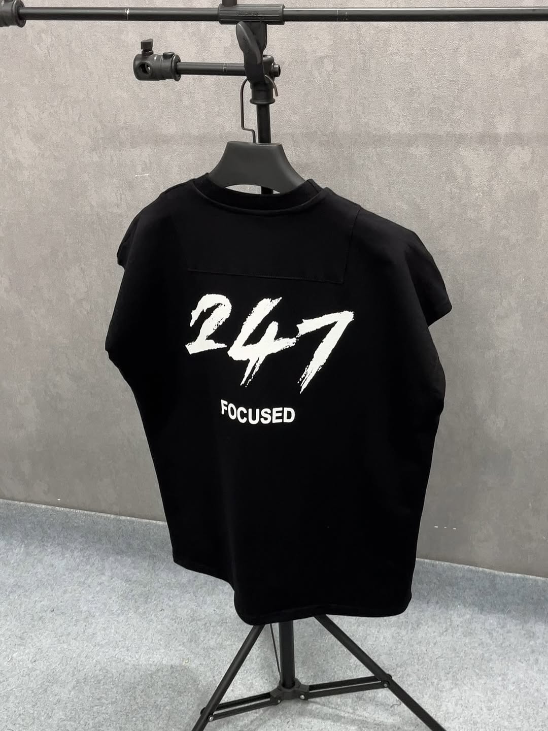 Focused tank-tops